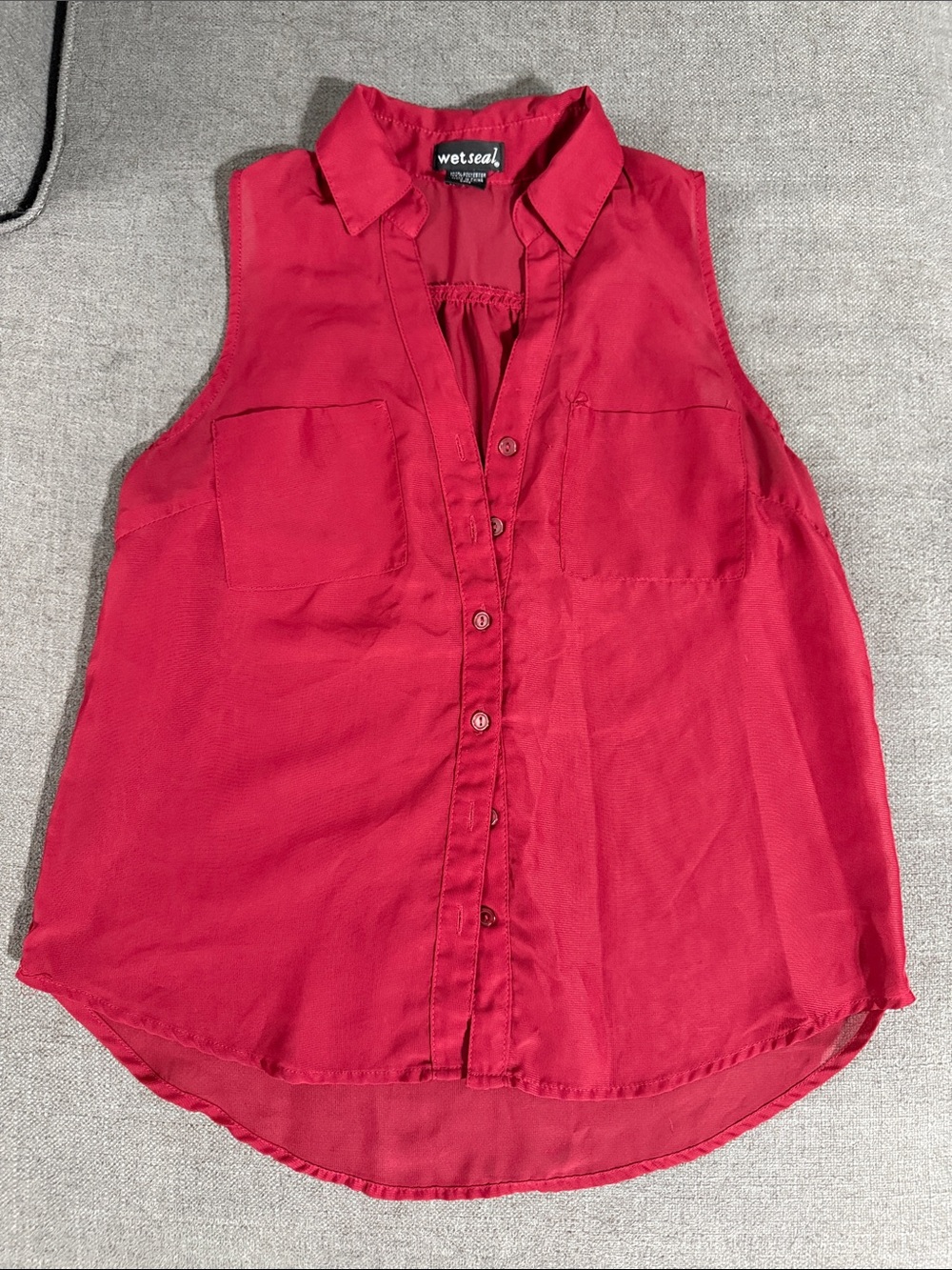 Wet Seal Women's Maroon Sleeveless Button-Front Blouse